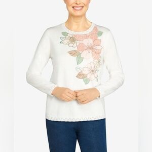 Floral Embroidered White Top Echo Canyon Floral Applique Yoke Sweater